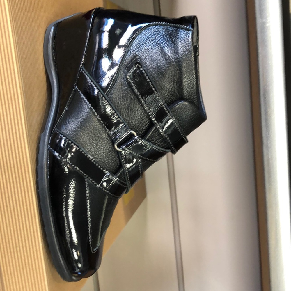 Spring step black patent bootie! Eur size 35